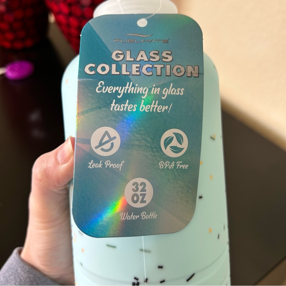 32 oz Glass Water Bottle with Blue Confetti Silicon Sleeve - Picture 7 of 15